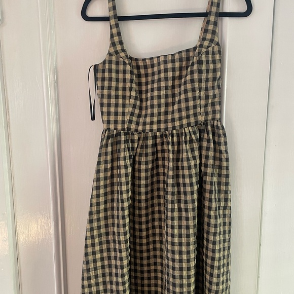 Princess Polly Tan and Black Checkered Maxi Dress 🖤💛🖤 - Picture 4 of 10